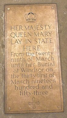 A plaque in Westminster Hall commemorating the lying in state Queen Mary (33453430245).jpg