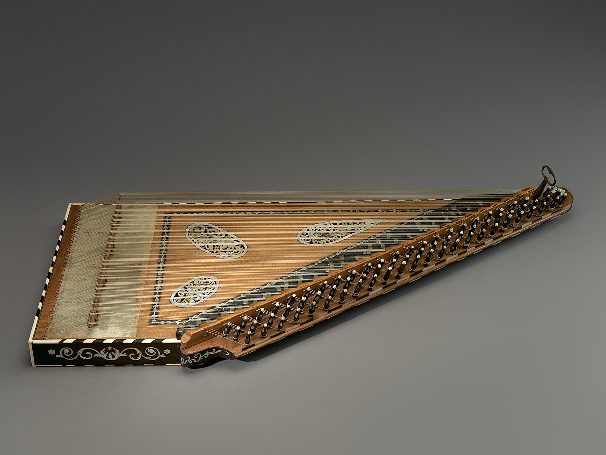 Qanun (instrument) - Wikipedia