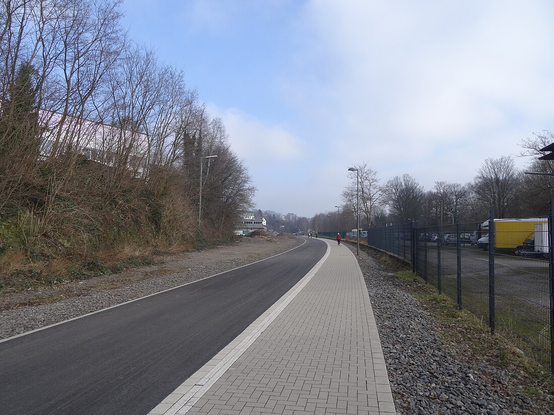 File:Radweg Nordbahn 2015-02b.jpg