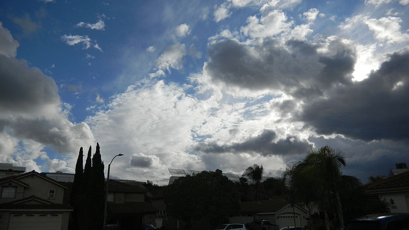 File:Rain clouds moving in Chula Vista.JPG