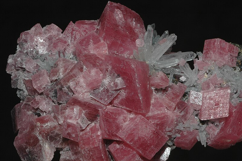 File:Rhodocrosite et quartz1.jpg