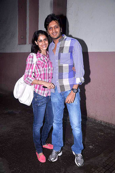 File:Riteish & Genelia watch 'Bol Bachchan' 04.jpg