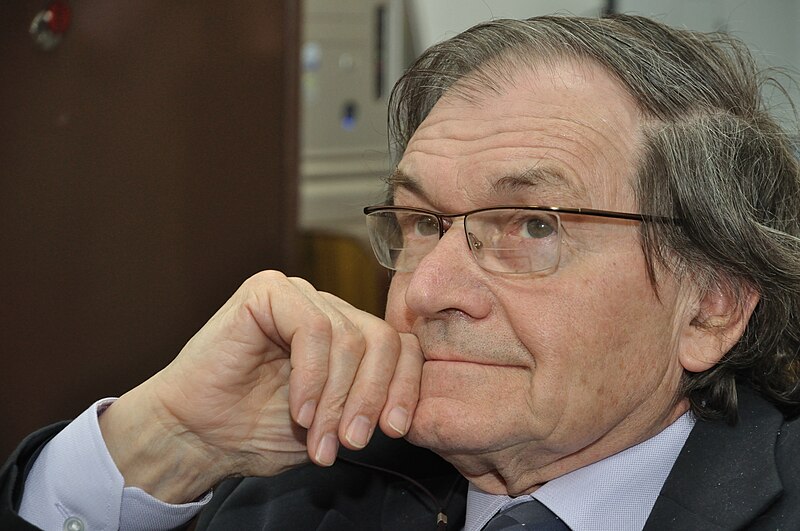 File:Roger Penrose 9525.JPG