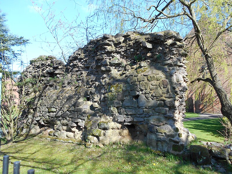 File:Ruins of Nuneaton Priory 4.23.jpg