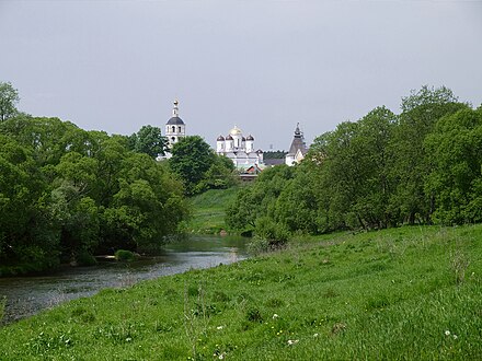 Протва боровск. Река Протва Боровск. Рябушки Калужская область монастырь. Боровск река Протва фото. Река Протва Серпухов.