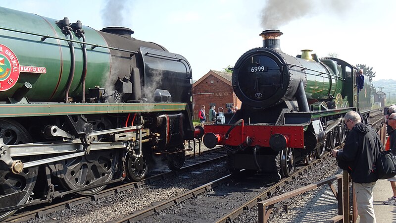 File:SR Merchant Navy Class 35006 GWR 6959 Class 6999 Capel Dewi Hall.jpg