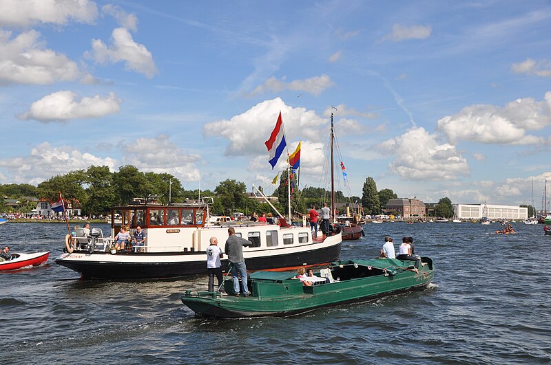 File:Sail Amsterdam 2010 Sail-in (109).JPG