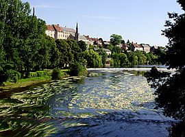 Die Häuser am Ufer des Creuse