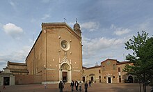 Exterior of the Basilica of San Francesco San Francesco Siena Apr 2008.jpg
