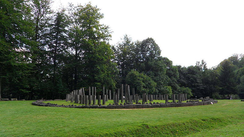 File:Sarmisegetusa Regia - Templul mare circular - Zona sacra – Gradistea Muntelui, Muntii Sureanu, Hunedoara, Romania 24.JPG