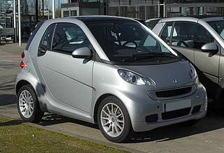 Datei:Smart Fortwo Coupé 1.0 mhd Passion (451) – Heckansicht, 25