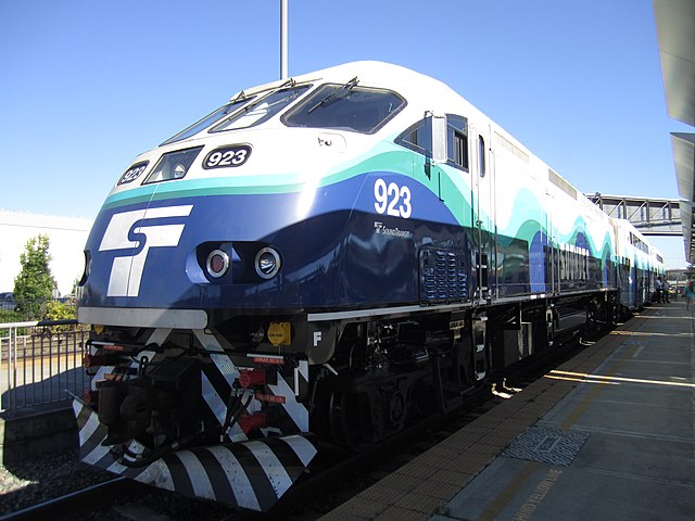 Image: Sounder  923 at Everett Station