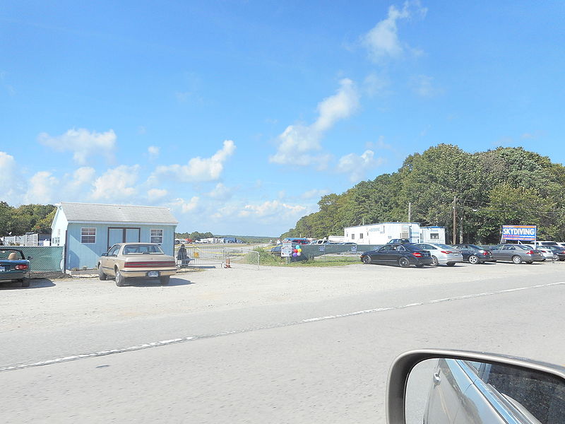 File:Spadaro Airport from Montauk Highway.JPG