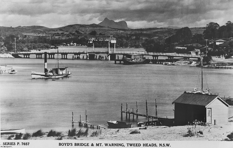 File:StateLibQld 1 389545 Boyd's Bay Bridge, Tweed Heads, ca. 1950.jpg