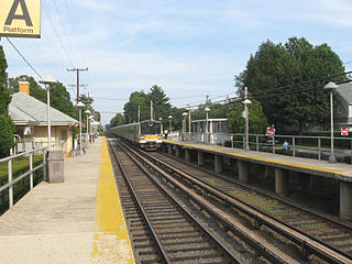 <span class="mw-page-title-main">Stewart Manor station</span> Long Island Rail Road station in Nassau County, New York