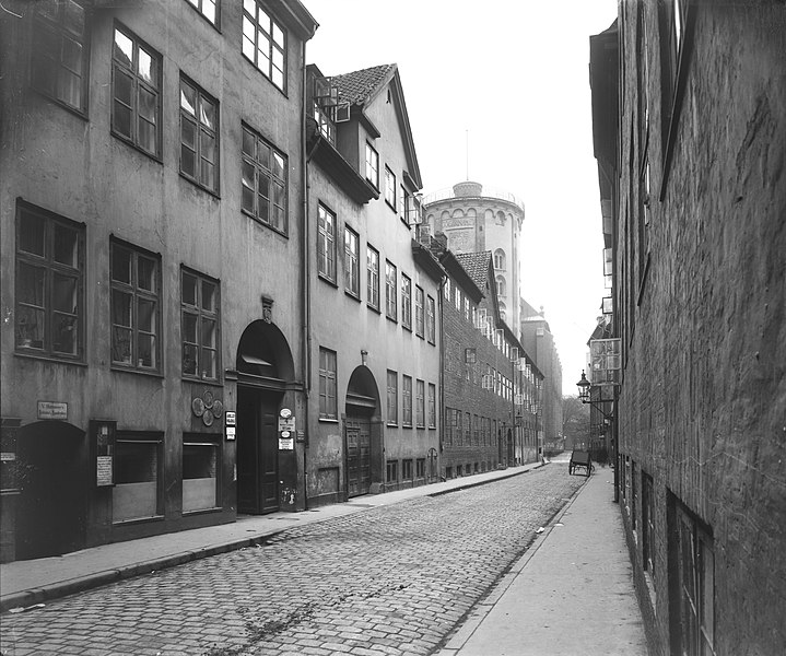 File:Store Kannikestræde by Johannes Hauerslev.jpg