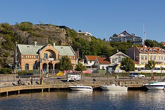 Strömstads Station sedd från Strandpromenaden, 2016.