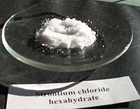 Strontium chloride hexahydrate.jpg
