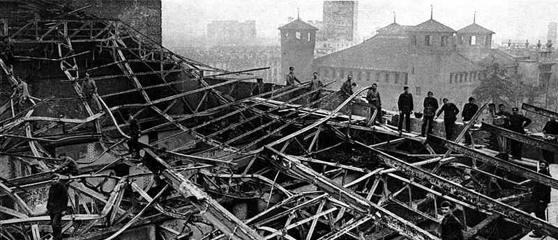 File:Teatro Regio - il tetto nel febbraio 1936.jpg