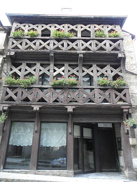 File:Tréguier (22) Rue Colvestre N°12-2.JPG