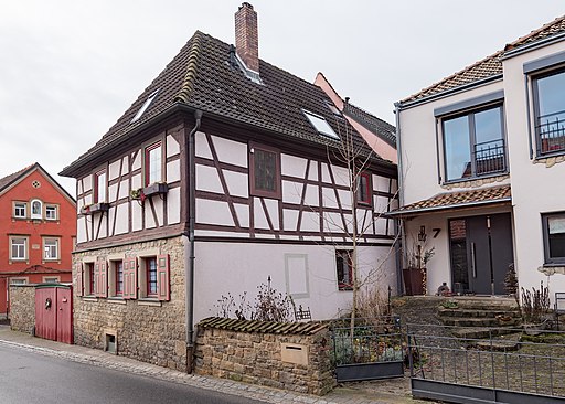 Untereisenheim, Ziegeltorstraße 5 Eisenheim 20191218 003