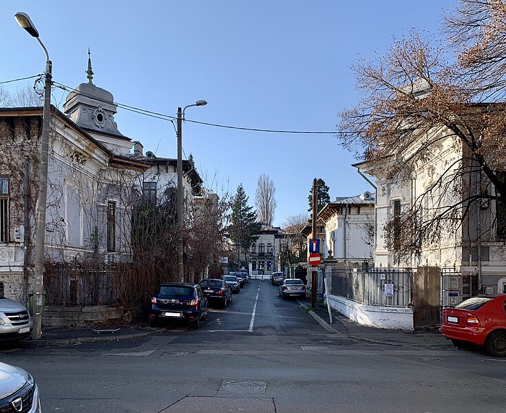 File:View of Intrarea Costache Negri, Bucharest, Romania, with the fountain in the centre.jpg