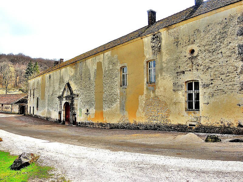 File:Villiers-le-Duc. Ancienne abbaye du Val des Choues. (3). 2015-04-12..JPG