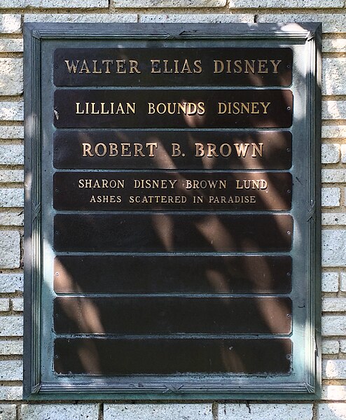 File:Walt Disney Grave.JPG