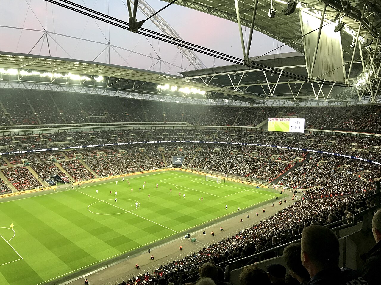 File:Wembley Stadium, Tottenham-Man City, 2018.jpg - Wikimedia Commons