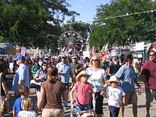 Patrons of the Fair in 2009 WesternIdahoFair2009Crowd4530.JPG