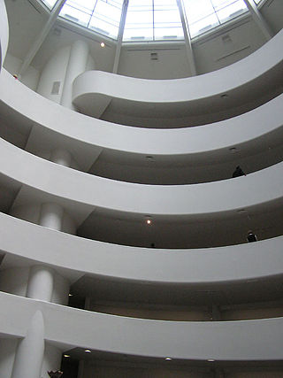 חלל הפנים של מוזיאון גוגנהיים ניו יורק