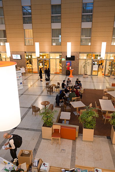 File:Wikimedia Hackathon Vienna 2017-05-20 Atrium 06.jpg