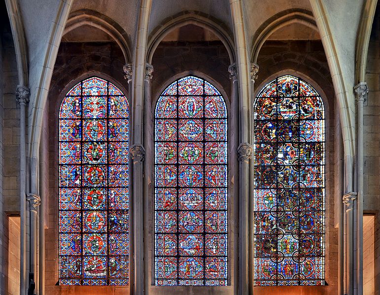 File:Windows of Chapelle Notre-Dame in cathédrale Saint-Étienne d'Auxerre.jpg
