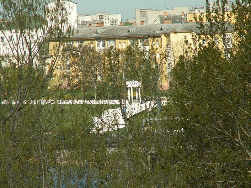 File:Yaroslavl Residential Buildings 003.jpg