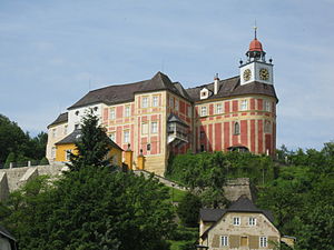 Das Schloss Johannesberg über der Stadt