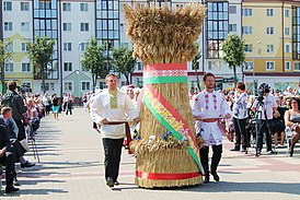 Земля согрета их руками и теплом