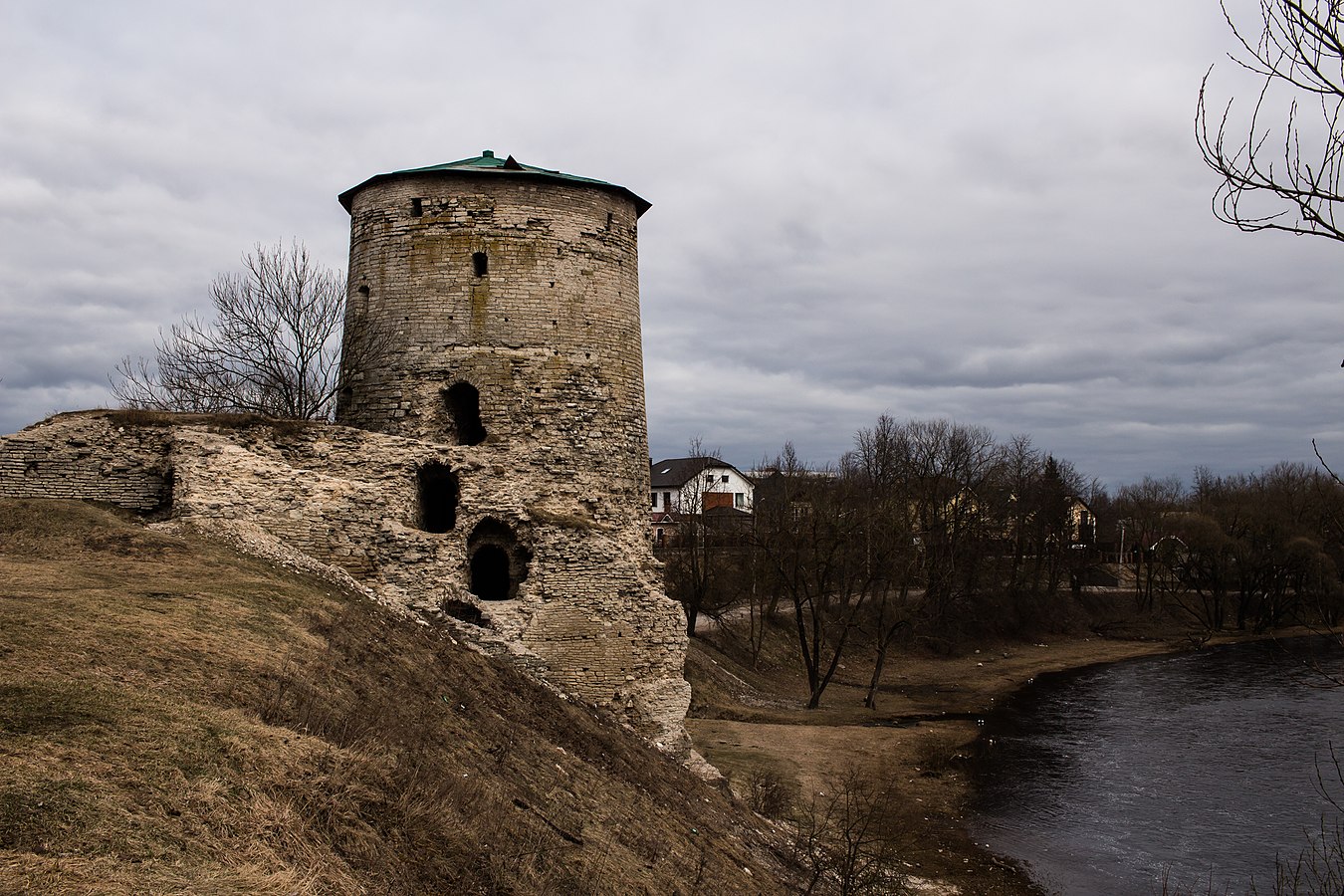 Гремячая башня фото