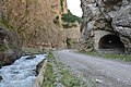 Tronçon de la route restaurée dans la gorge