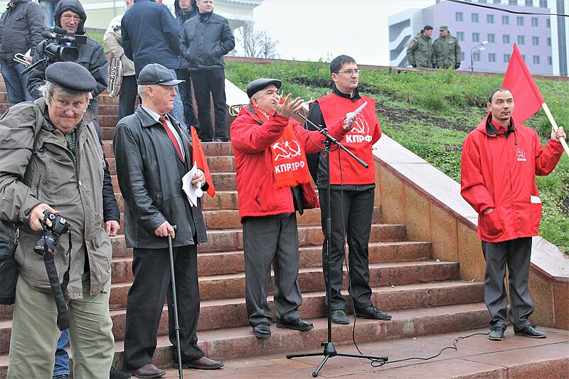 File:Хафиз Миргалимов выступает на митинге КПРФ в Казани, 2013 год.JPG