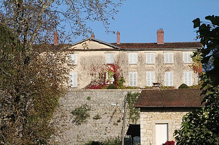 01 Château de Poncin.jpg