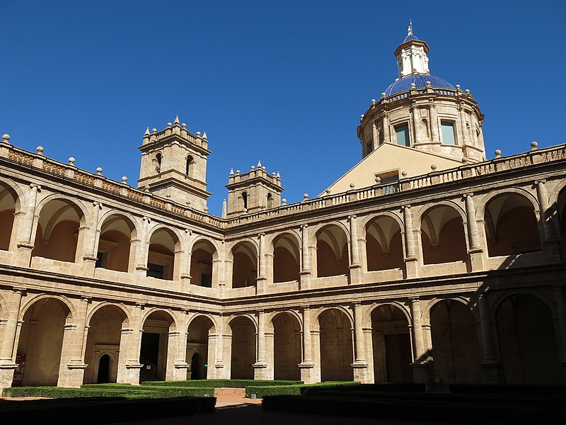 File:035 Sant Miquel dels Reis (València), claustre sud, angle nord-oest, torres i cúpula de l'església.jpg