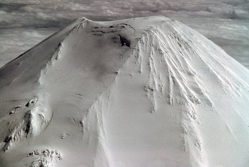 File:056 Mt St Helens prior to eruption, 3-24-1980 (36209264405).jpg