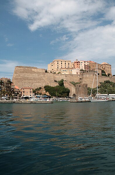 File:0 Calvi - Port et citadelle (2).JPG