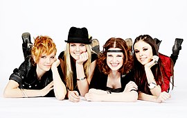 Amely, Lea, Kathrin, Jenny (promotion photo 2010, Universal)