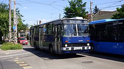 125-ös busz a rákospalotai Fő úton