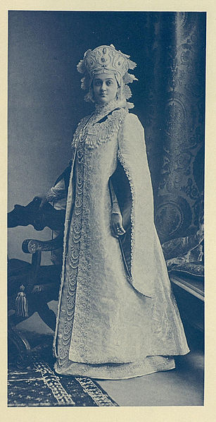 File:1903 ball - Nadezhda I. Novoseltsova.jpg