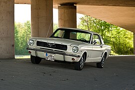 1966 Ford Mustang coupe white 003.jpg
