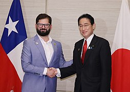 El Presidente Boric junto al Primer Ministro de Japón, Fumio Kishida, en Bangkok, Tailandia, el día 17 de noviembre de 2022.