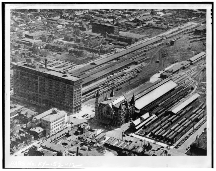 File:AERIAL VIEW OF STATION. Please credit- Louisville and Nashville Railroad Company-Family Lines Rail System Archives - Louisville and Nashville Railroad, Union Station, 1000 West HABS KY,56-LOUVI,23-12.tif