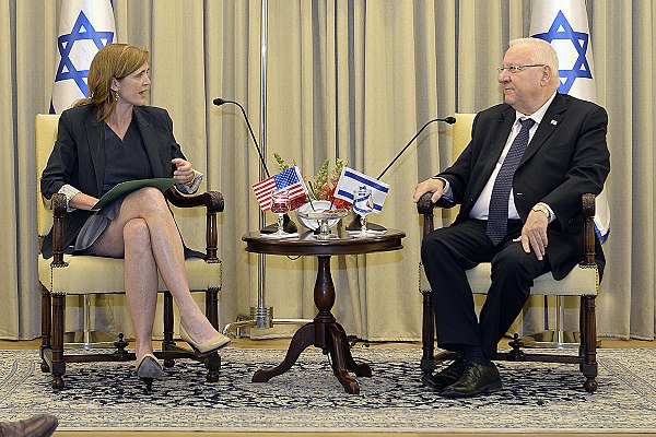 U.S. Ambassador to the U.N Samantha Power and Israeli President Reuven Rivlin wearing business wear suits as per their gender, 2016